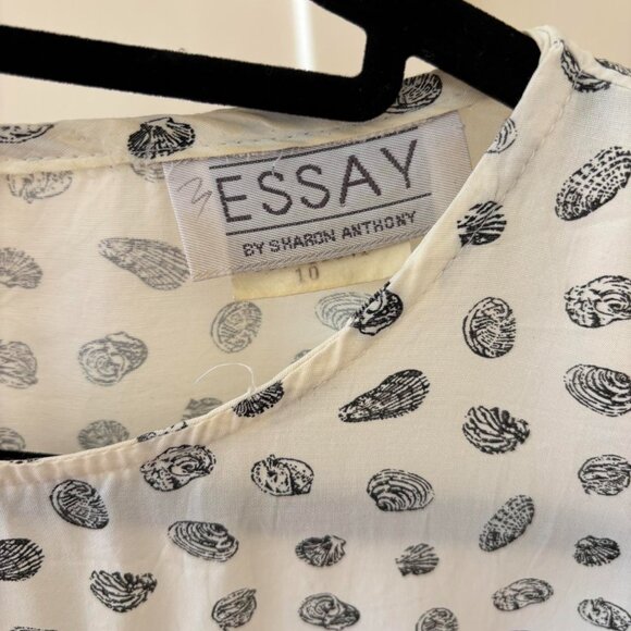 Twee 80s Vintage Seashell Short Sleeve Blouse Essay by Sharon Anthony MEDIUM - Picture 2 of 6